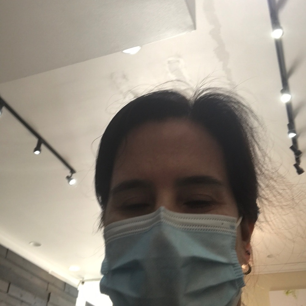 Meet your Posher, Claudia